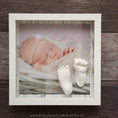 Bild in Galerie-Betrachter laden, Rahmen für Baby 3D - Abdrücke mit Babyfoto + Gravur - Atelier Body - pArts