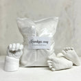 Bild in Galerie-Betrachter laden, Keramikgips zum Ausgießen von 3D-Abdrücken nach Alginatabformung – 1000 g hochwertiger Gips für detailgetreue 3D Hand-, Fuß-, Paar- und Pfotenabdrücke. Ideal zur Weiterverarbeitung von Babyabdrücken, entwickelt im Atelier Bodyparts.