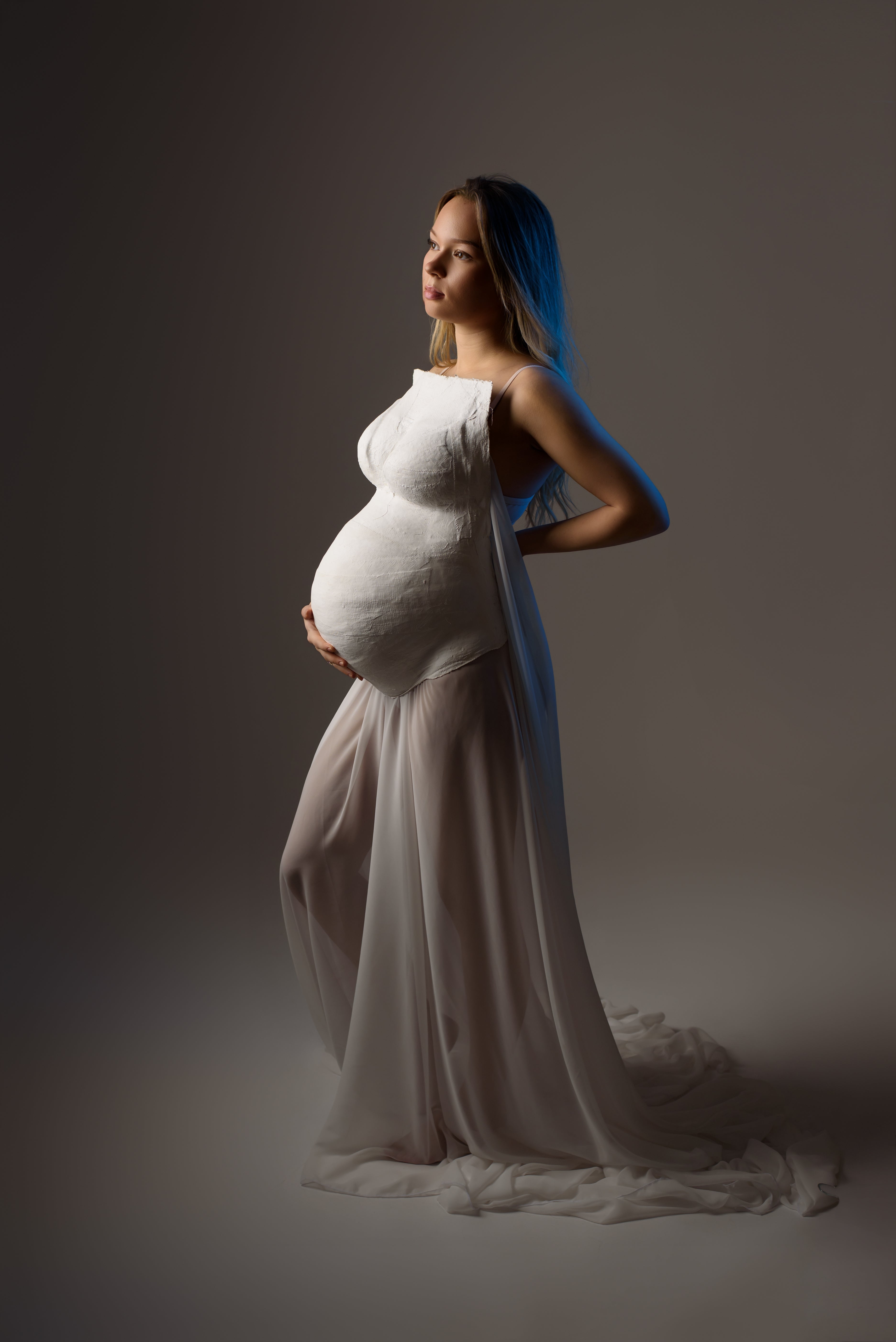 Gipsabdruck von der eigenen Tochter - Emily ist schwanger - Atelier Body-pArts