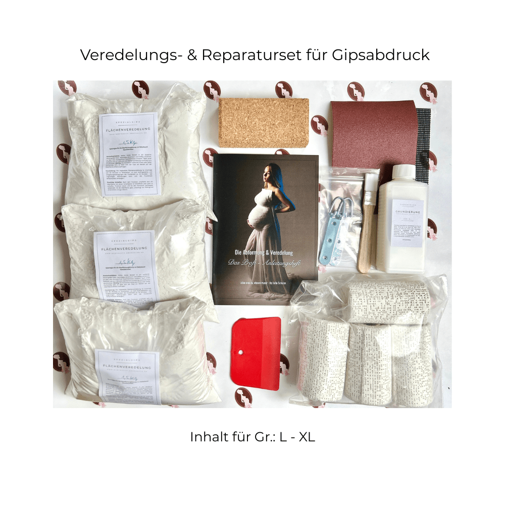 „Inhalt des Veredelungs- und Reparatursets für Gipsabdrücke vom Babybauch. Auf dem Foto sind Materialien wie Spachtel, Feilen, Schleifpapier, Gipsmasse, Pinsel und Dekorationsutensilien zu sehen, die für die Reparatur, Glättung und Veredelung von Babybauch-Gipsabdrücken verwendet werden.“ - Atelier Body - pArts