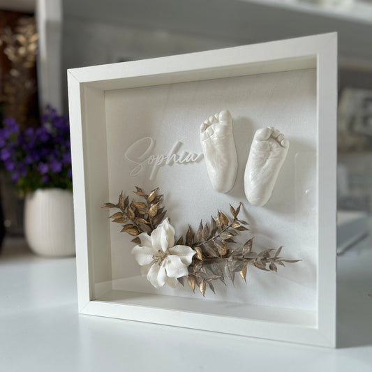 Objektrahmen 25 x 25 für Baby 3D - Abdrücke mit Keramikblüte + Namen - Atelier Body - pArts