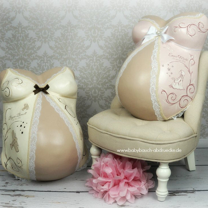 gipsabdruck babybauch veredelung gestaltung professionell veredelt creme altorsa ornamente geschwister atelier bodyparts