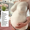 Bild in Galerie-Betrachter laden, Schwangere Frau hält liebevoll ihre Hände auf einen selbst angefertigten Babybauch Gipsabdruck während der Abformung in der Schwangerschaft. Emotionales Erinnerungsstück mit DIY Babybauch Abdruckset zur Bewahrung der besonderen Babybauchform. - Atelier Body - pArts
